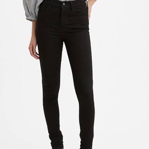 Levi's 720 High Rise Skinny Jeans in Black